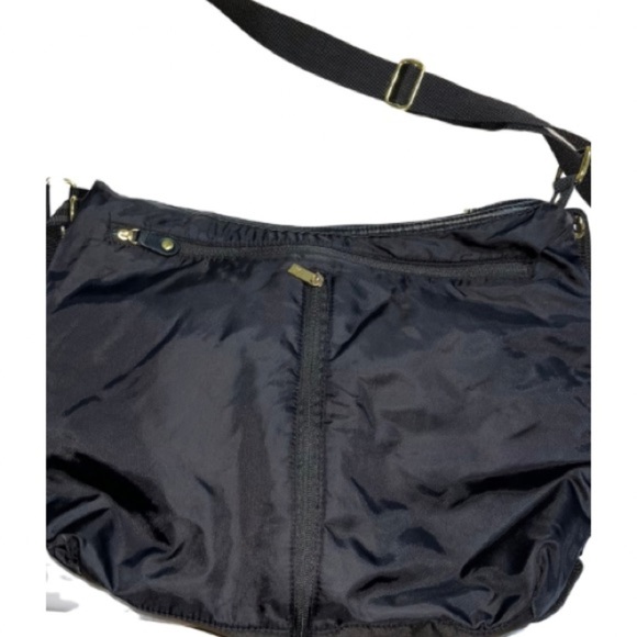 Skip Hop Versa Expandable Diaper Bag Black Baby Newborn Toddler Travel Everyday - Picture 2 of 8